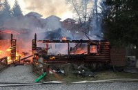 В Закарпатской области полностью сгорел деревянный ресторан