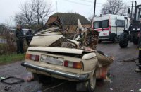 Под Бердичевом в результате столкновения "Запорожца" с грузовиком погибли двое взрослых и ребенок