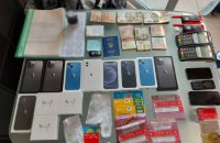 Правоохоронці викрили групу зловмисників, яка обікрала іноземців на мільйон гривень