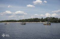 Рятувальники знайшли тіло хлопця, який впав у Дніпро через обрив тролея