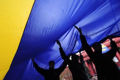 Институт нацпамяти предложил отмечать День флага 24 июля