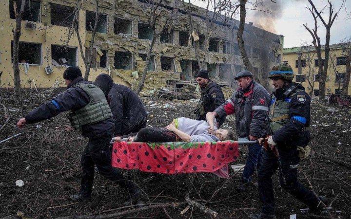 В Антрациті окупанти вивезли вагітних з пологового будинку і облаштовують там військовий шпиталь