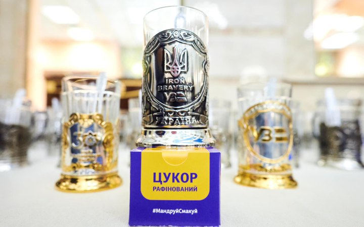 Укрзалізниця повертає підстаканники