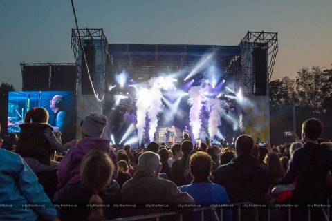 ​У Харкові, попри карантин, провели масовий концерт до Дня вчителя, поліція відкрила провадження