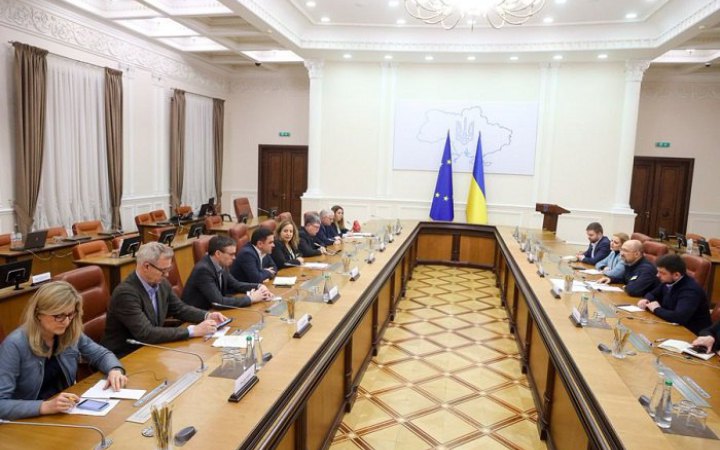 Шмигаль обговорив з делегацією групи Європарламенту посилання санкцій проти РФ