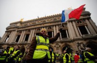 Правительство Франции заявило о поддержке "желтых жилетов" из-за рубежа