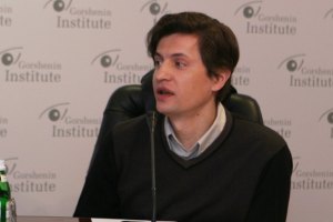 Молодежь не ориентируется на те ценности, которые декларирует, - эксперт