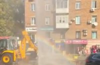 В Киеве на Лукьяновке из-за прорыва трубы образовался "фонтан" высотой с пятиэтажку
