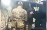 Силовики задержали крымскотатарского активиста в Симферополе 