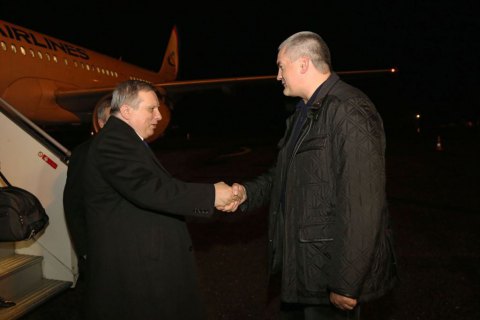 "Премьер-министр" Абхазии приехал к Аксенову в Крым 