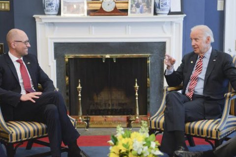 США готовы предоставить Украине помощь в проведении судебной реформы, - Яценюк
