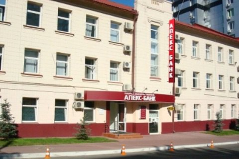В Украине закрылись еще два банка