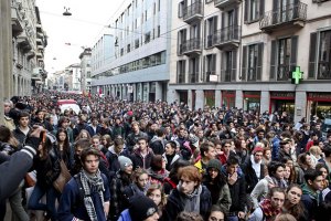 В Лондоне тысячи студентов вышли на улицы с протестами