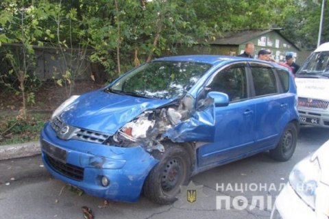 У Києві п'яний автослюсар викрав відремонтовану іномарку і потрапив у ДТП