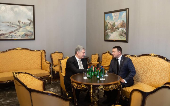 Порошенко зустрівся з головою парламенту Естонії