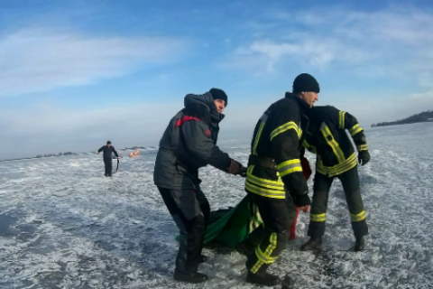 В Черкассах подросток погиб, провалившись под лед