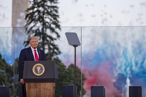Трамп продлил на год чрезвычайное положение