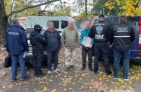 Керівника благодійного фонду на Херсонщині підозрюють у продажі автівок, які волонтери передавали для ЗСУ