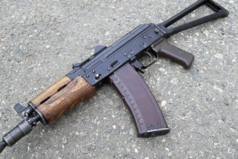 В Киеве посреди улицы мужчина устроил стрельбу