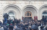"Парламент" Абхазии призвал "президента" уйти в отставку