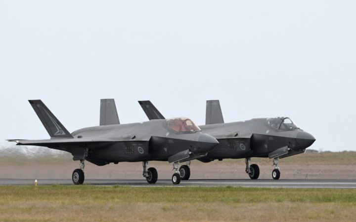 Швейцарські політики наполягають на скасуванні угоди щодо F-35 після мит Трампа