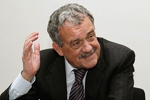 Экс-депутат собирается купить банк за одну гривну
