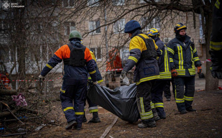 У Сумах завершили аварійно-пошукові роботи на місці влучання ворожого БПЛА