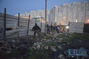 Застройщик торгового центра на Осокорках получил при Кличко десятки разрешений, - пресс-служба