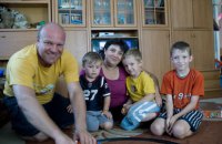 За 10 лет в Украине усыновили более 27 тыс. детей-сирот