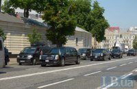 Кабмин снял ограничение расходов при покупке автомобилей для чиновников