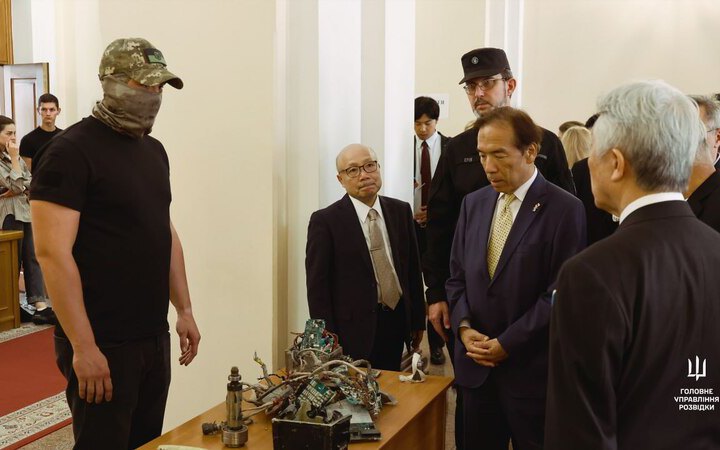 Експерти з ГУР показали делегації з Японії компоненти північнокорейської балістичної ракети