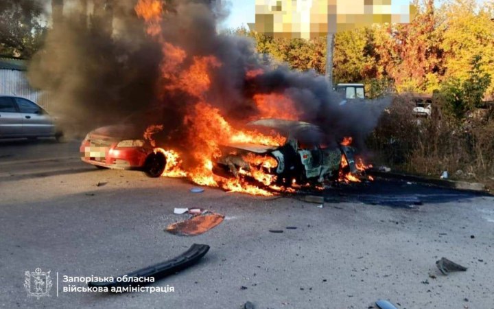 У Запоріжжі російський БпЛА влучив в автостоянку біля медзакладу: є поранений