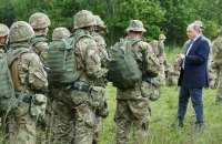 Велика Британія буде навчати більше військових з України, ніж планувалось