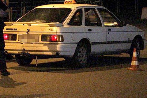 В Днепре пассажир зарезал таксистку