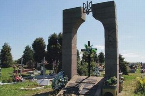 Остатки разрушенного в Польше памятника УПА использовали для ремонта дорог