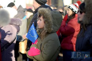 На Майдане отслужили утреннюю рождественскую службу
