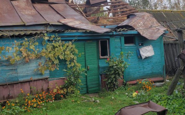 На прикордонні території Сумської області росіяни вчора з безпілотників скинули вибухівку