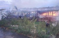 В Киеве сгорел плавучий ресторан