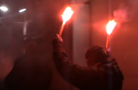 Во Львове трое польских студентов пытались жечь файеры на Лычаковском кладбище 