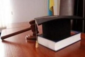 БЮТ предлагает перенести Печерский суд и ГПУ на Банковую 