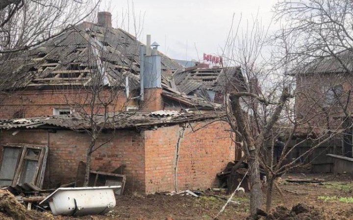 Унаслідок російських обстрілів прикордоння Харківщини пошкоджені будинки і дитсадок, є поранений