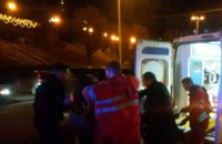 В центре Киева из огнестрельного оружия тяжело ранили мужчину и женщину (обновлено)