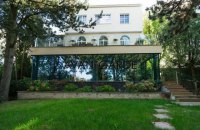 Сын Азарова выставил на продажу особняк в Вене
