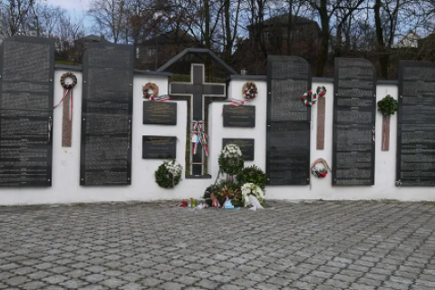 В Сваляве вандалы осквернили мемориал возле Стены плача