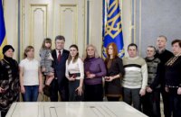 Пятерых "киборгов" посмертно наградил президент