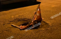 ​Незакріплена кришка люка у Львові вбила дитину в машині, що проїжджала повз