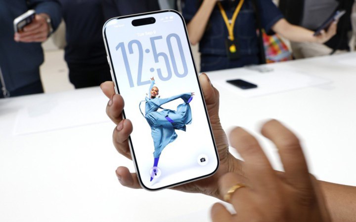 Apple запустила в продаж нові дизайни iPhone, включно з 17 Pro та iPhone Air