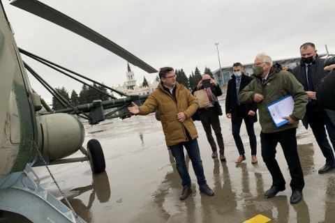 Боррель и Кулеба отправились на линию столкновения