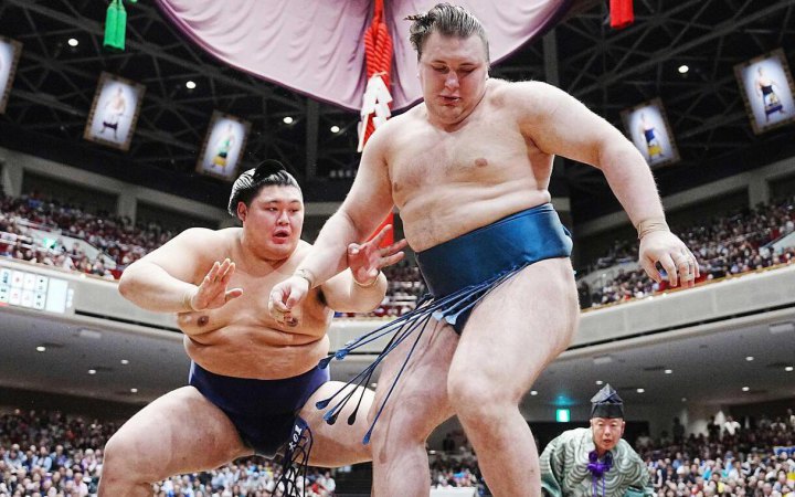 Аонішікі зупинився за крок до Кубка імператора, а чемпіоном став йокодзуна Оносато. Підсумки Aki Basho