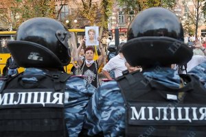 Под Апелляционный суд нагнали гаишников